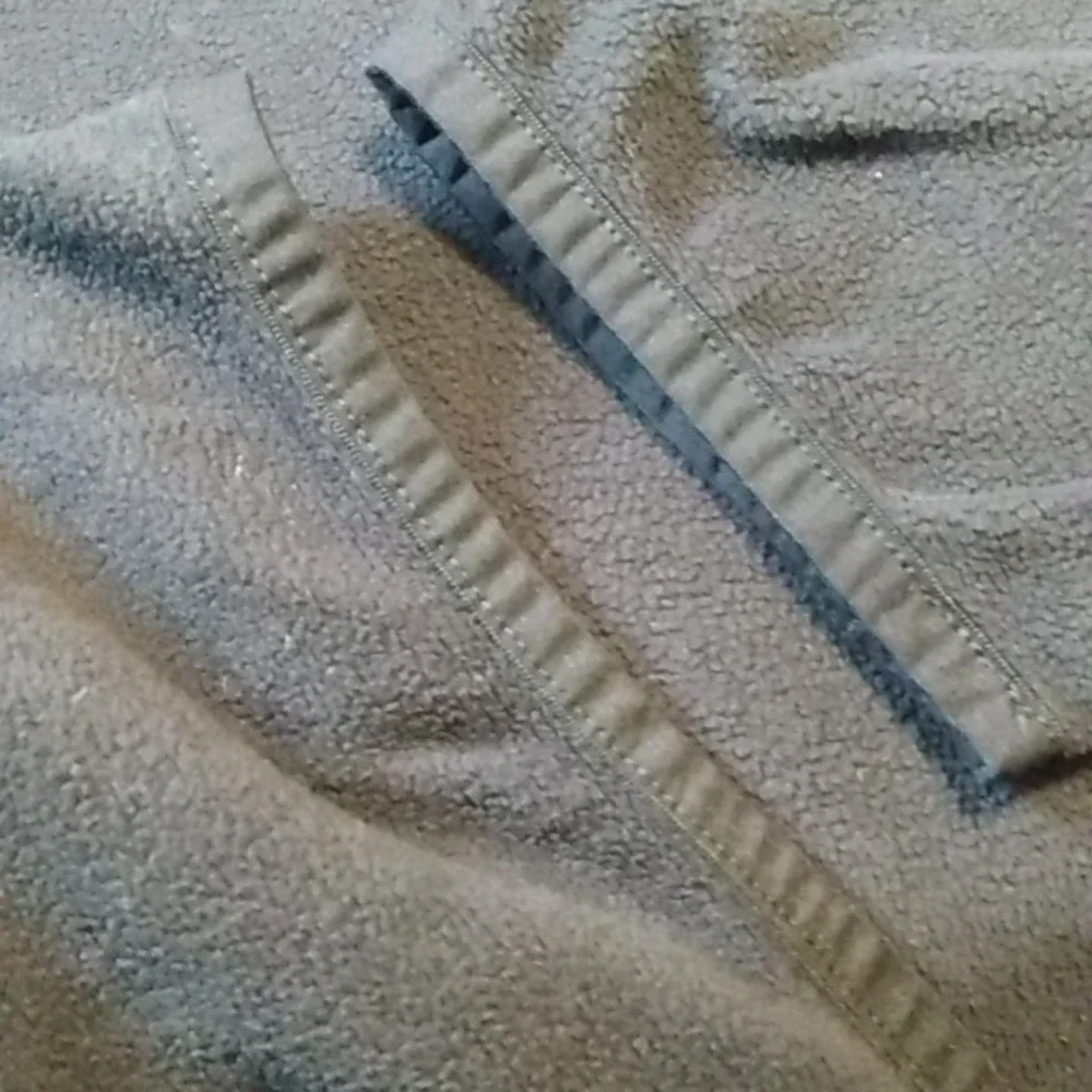 The North Face Black Fleeced 1/4 zip-up Sweater XL
